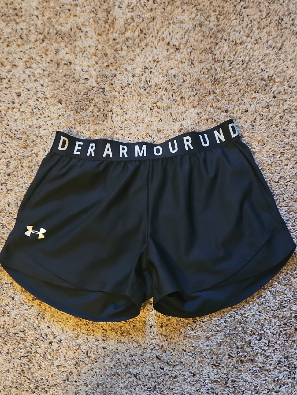 Under Armour Black Women's Athletic Shorts with Branded Waistband And Pockets